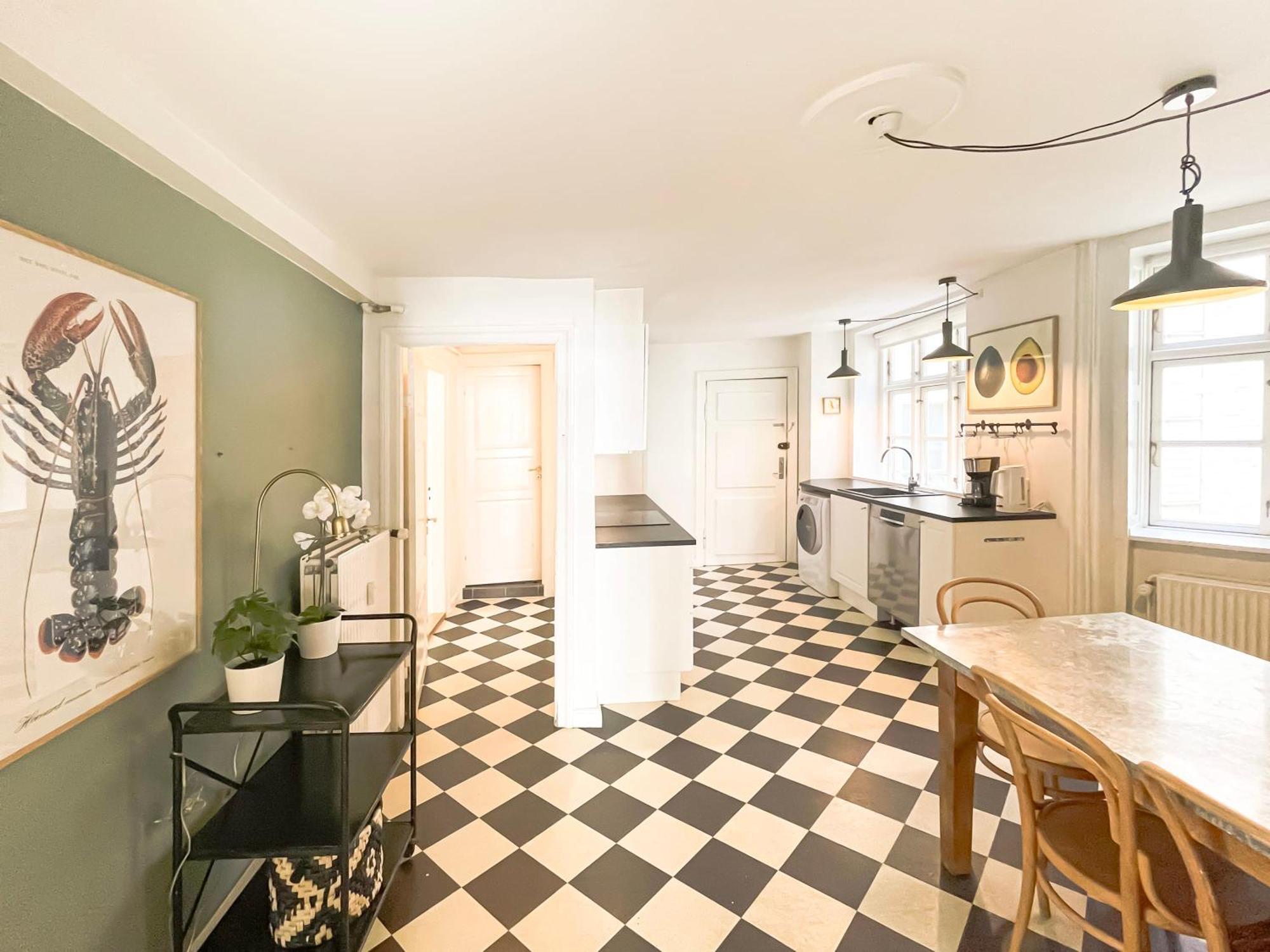 Large Apartment With 4 Bedrooms In โคเปนเฮเกน ภายนอก รูปภาพ